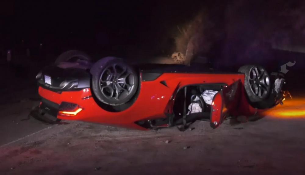 Водитель бросил перевернутый после ДТП Lamborghini Huracan прямо на шоссе и исчез