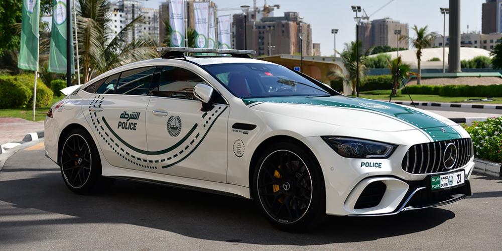 Автопарк полиции Дубая пополнил четырехдверный суперкар Mercedes-AMG