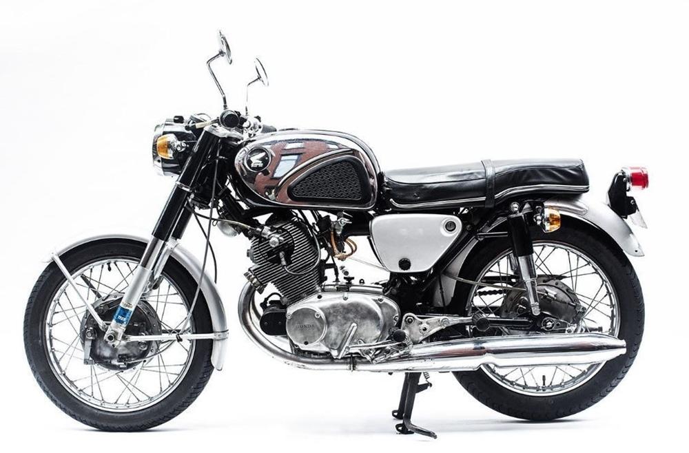 Мотоцикл Honda CB77 SuperHawk Роберта Пирсига стал частью коллекции Smithsonian
