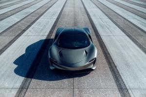 Супергибрид McLaren Speedtail 30 раз разогнался до 403 км/ч