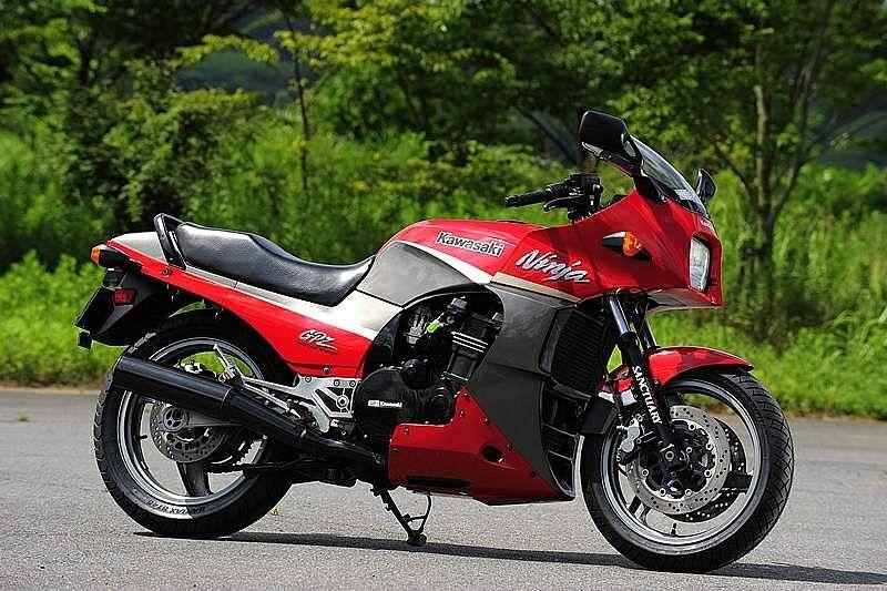 Kawasaki собирается возродить GPZ900R?!