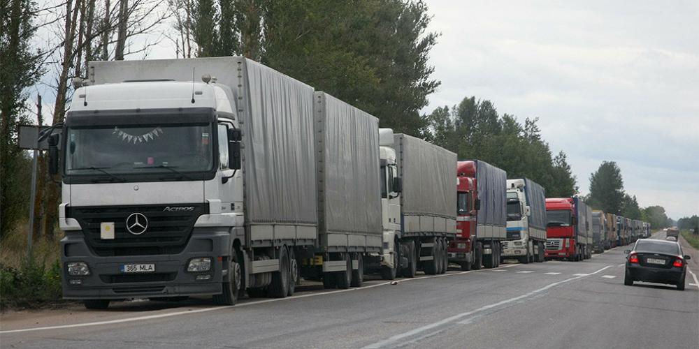 Водителям грузовиков запретили находиться за рулем более 10 часов