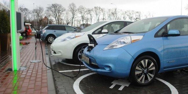 С 1 января 2020 года в Украине заработали новые правила для электромобилей