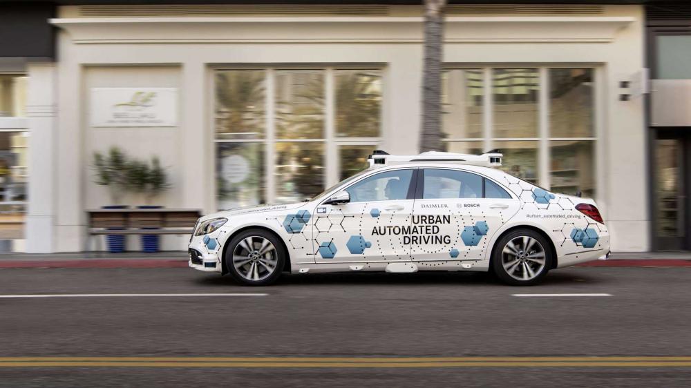 Беспилотный Mercedes-Benz S-класса в Кремниевой долине