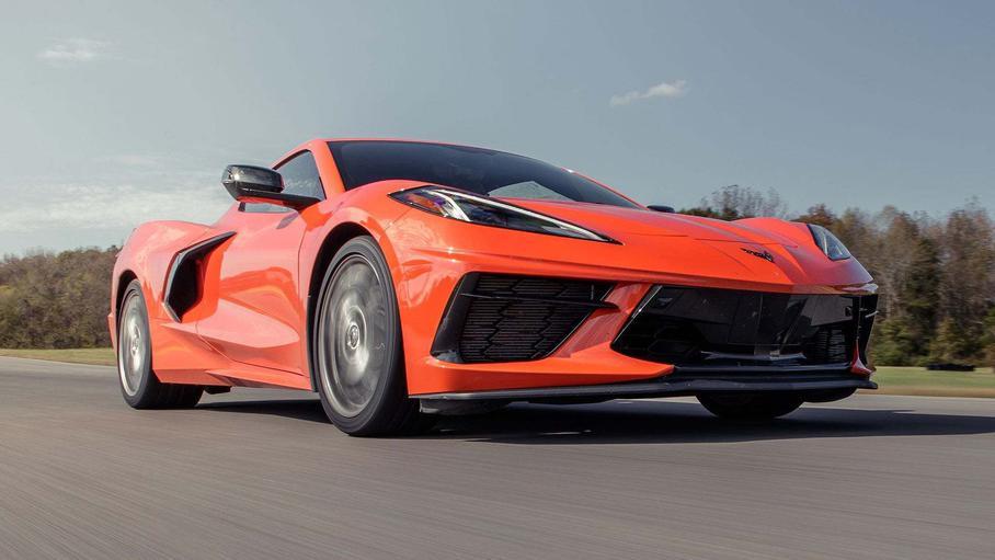 Двух инженеров GM арестовали за гонки на Corvette
