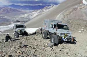 Вездеход Unimog заехал на рекордную для автомобилей высоту