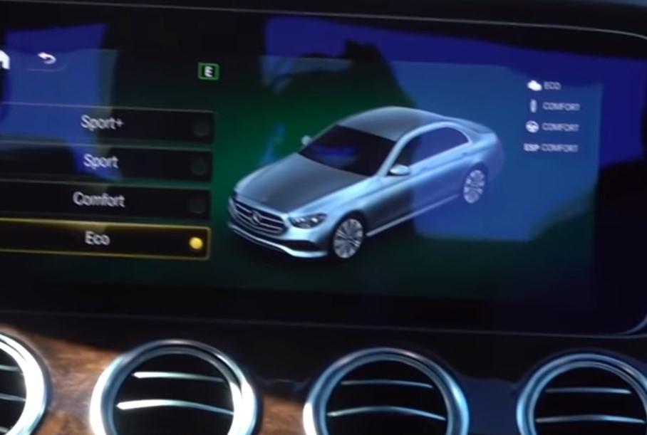Mercedes-Benz случайно раскрыл внешность обновленного E-Class