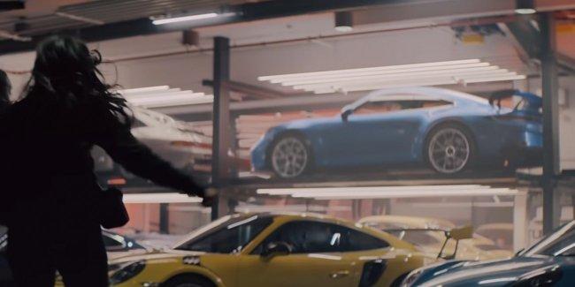 Porsche опубликовал тизер на новое поколение мощного 911 GT3