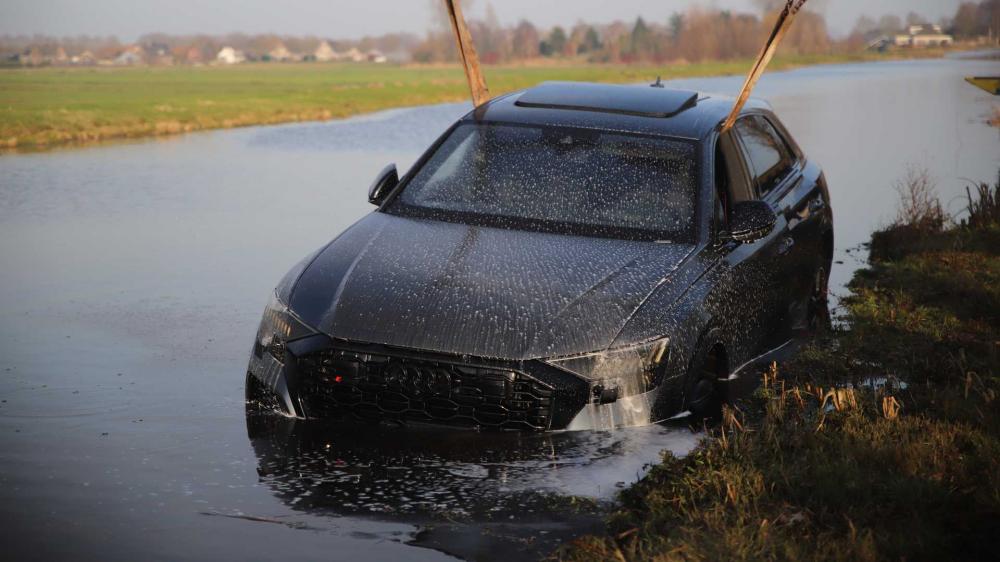 Из реки выловили новый Audi RS Q8