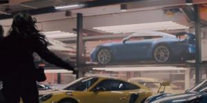 Porsche опубликовал тизер на новое поколение мощного 911 GT3