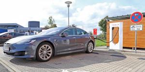 Tesla сделала бесплатными электрозаправки в Китае из-за коронавируса