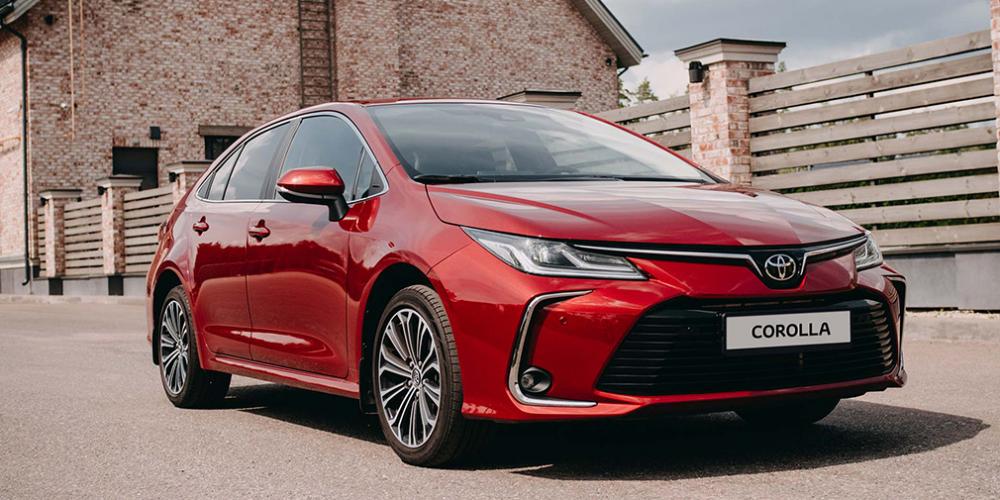 Toyota назвала рублевые цены на обновленную Corolla