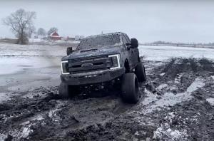Видео: Ford F-350 за 100 тысяч долларов утопили в грязи
