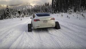 Посмотрите на Tesla Model 3 на гусеницах