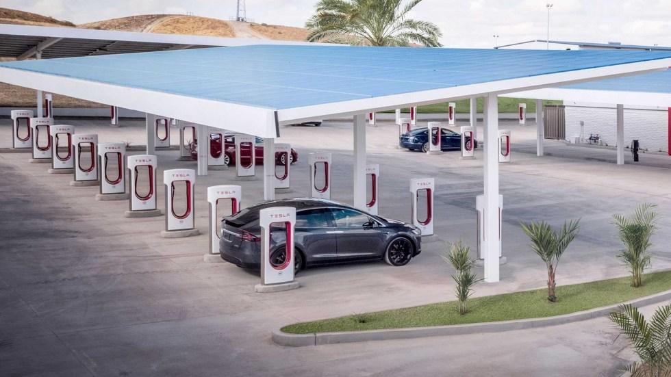 Tesla удаленно лишит быстрой зарядки машины восстановленные после ДТП