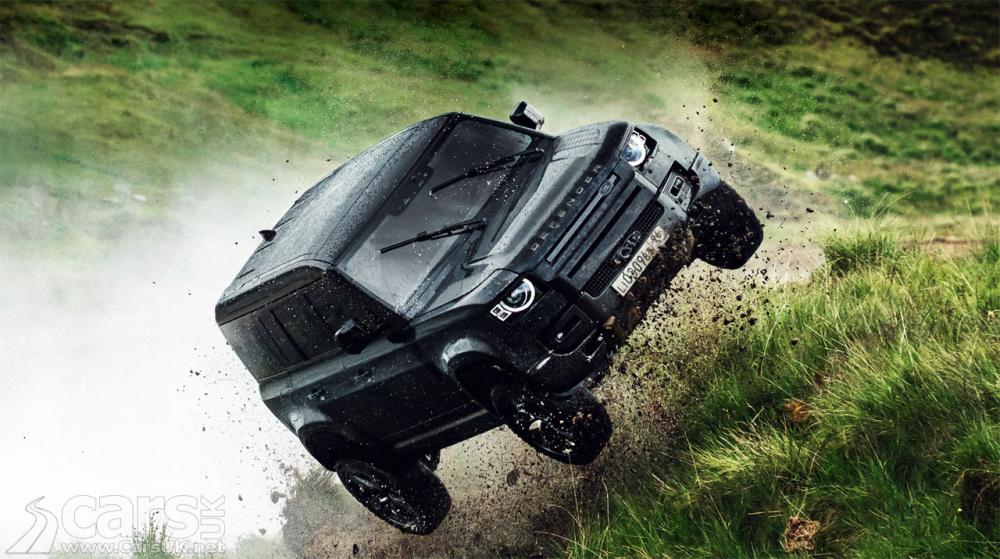 Land Rover Defender в новой части бондианы: прыжки и гонки по болоту