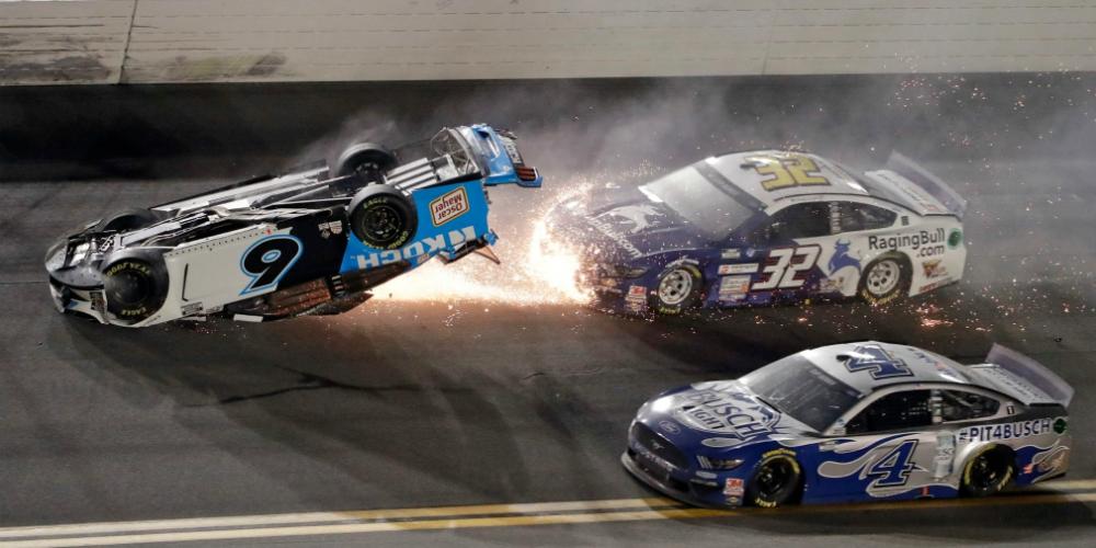Видео: тяжелая авария на финише гонки «Дайтона 500» серии NASCAR