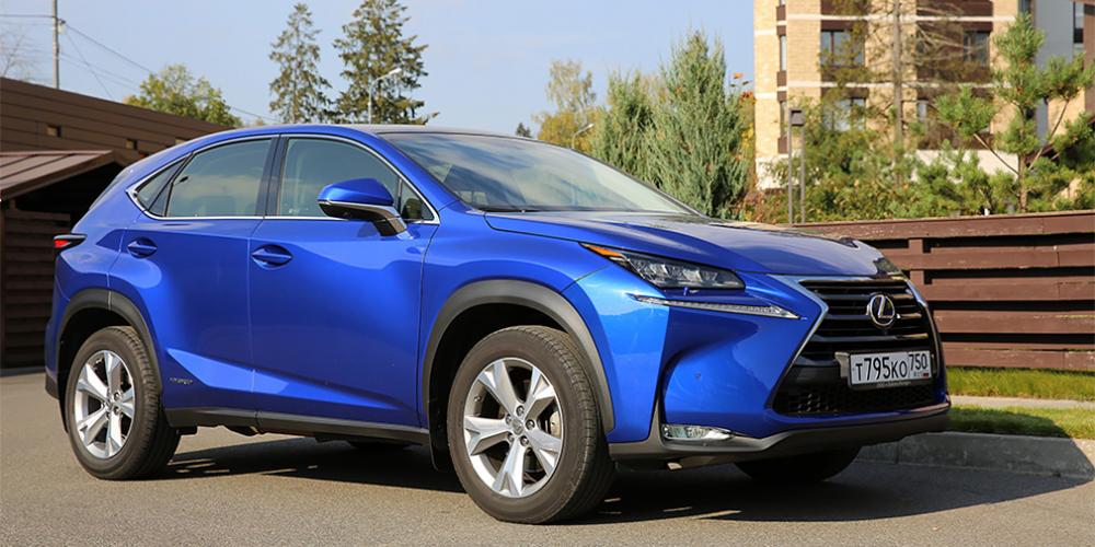 У москвички забрали Lexus NX200 из-за штрафов за парковку