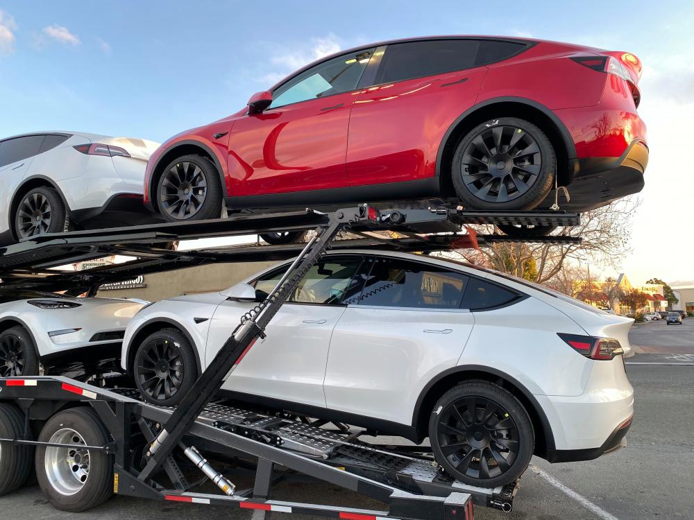 Tesla уже начала отгрузку нового кроссовера Model Y с опережением графика
