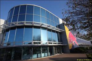В Red Bull Racing закрыли базу для посетителей