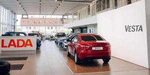 АвтоВАЗ заявил о возможном подорожании автомобилей из-за падения рубля