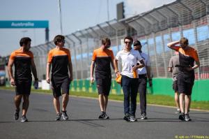 У сотрудников Haas и McLaren подозревают коронавирус