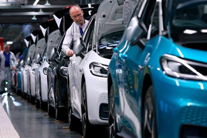 Мировой авторынок упал на 20% в феврале