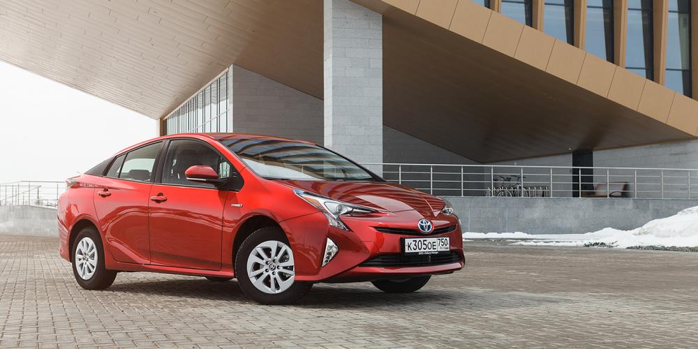 Toyota отправит на сервис гибриды Prius в России