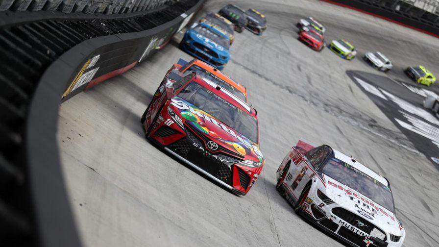 Пауза в сезоне NASCAR продлена до начала мая