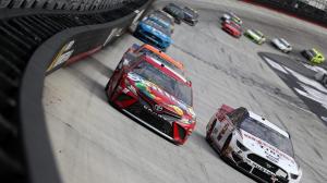 Пауза в сезоне NASCAR продлена до начала мая