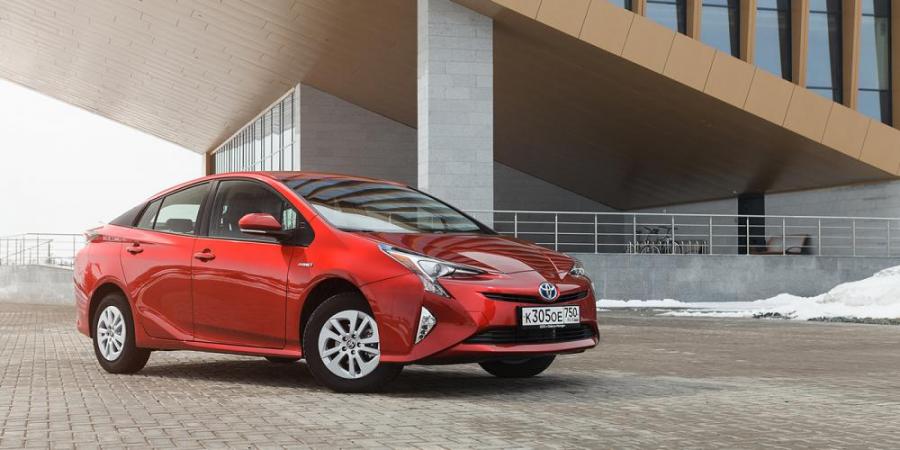 Toyota отправит на сервис гибриды Prius в России