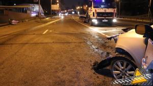 Toyota Corolla разбила пешеходный переход в Алматы
