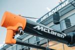 Сотрудники McLaren возвращаются из Мельбурна