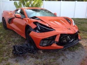 Новый Chevrolet Corvette разбили на следующий день после покупки