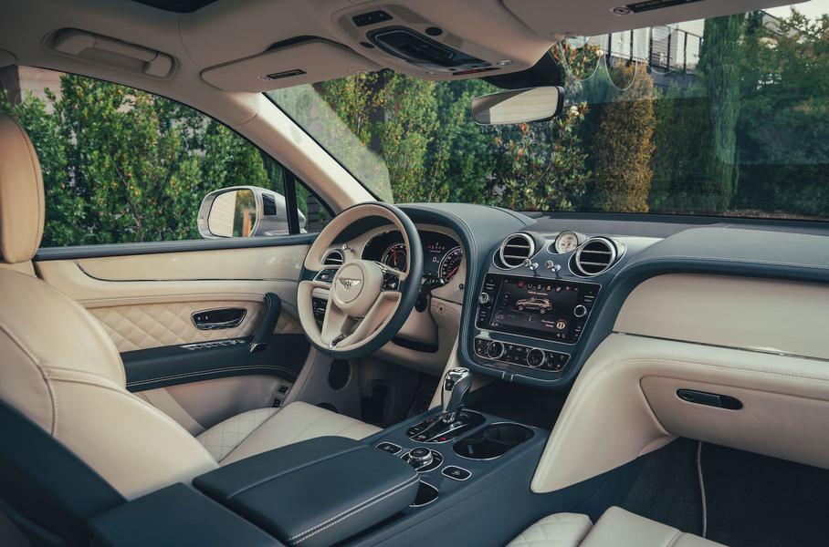 Подсчитан реальный расход гибрида Bentley Bentayga. Он оказался невпечатляющим