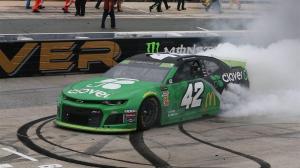 В виртуальных гонках опять скандал с пилотом NASCAR