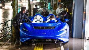 Взгляните, каково приходится водителю McLaren Elva под дождем