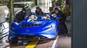 Взгляните, каково приходится водителю McLaren Elva под дождем