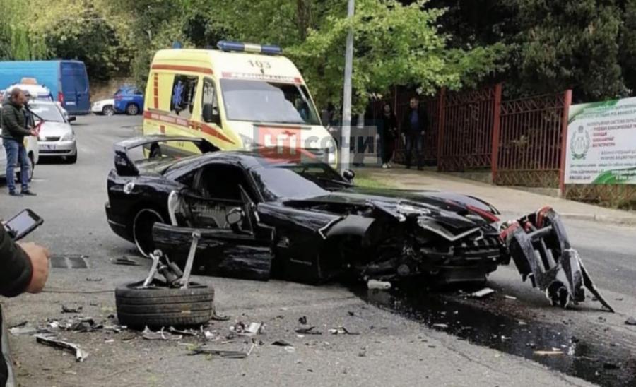 В Сочи «в хлам» разбили редкий Dodge Viper