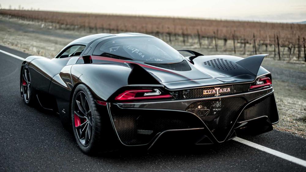 Посмотрите на стремительный разгон 1750-сильной SSC Tuatara