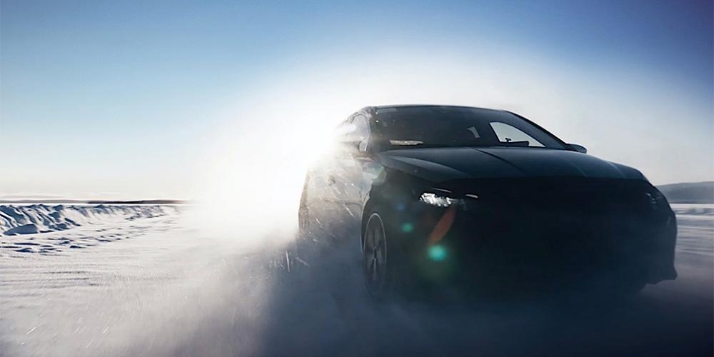 Спортивный хэтчбек Hyundai i20 испытали на льду замерзшего озера. Видео