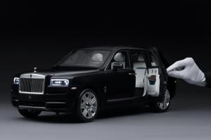 Копия Rolls-Royce Cullinan в масштабе 1:8