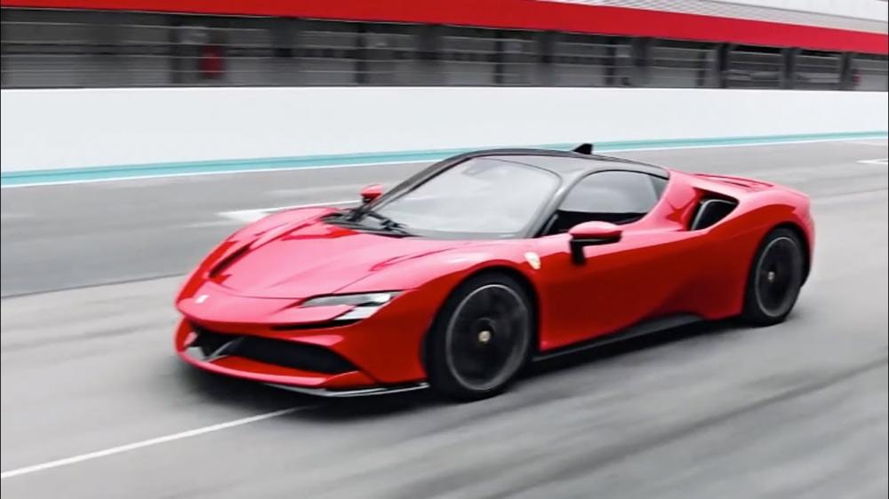 Гиперкар Ferrari снимется в сиквеле культового французского кино