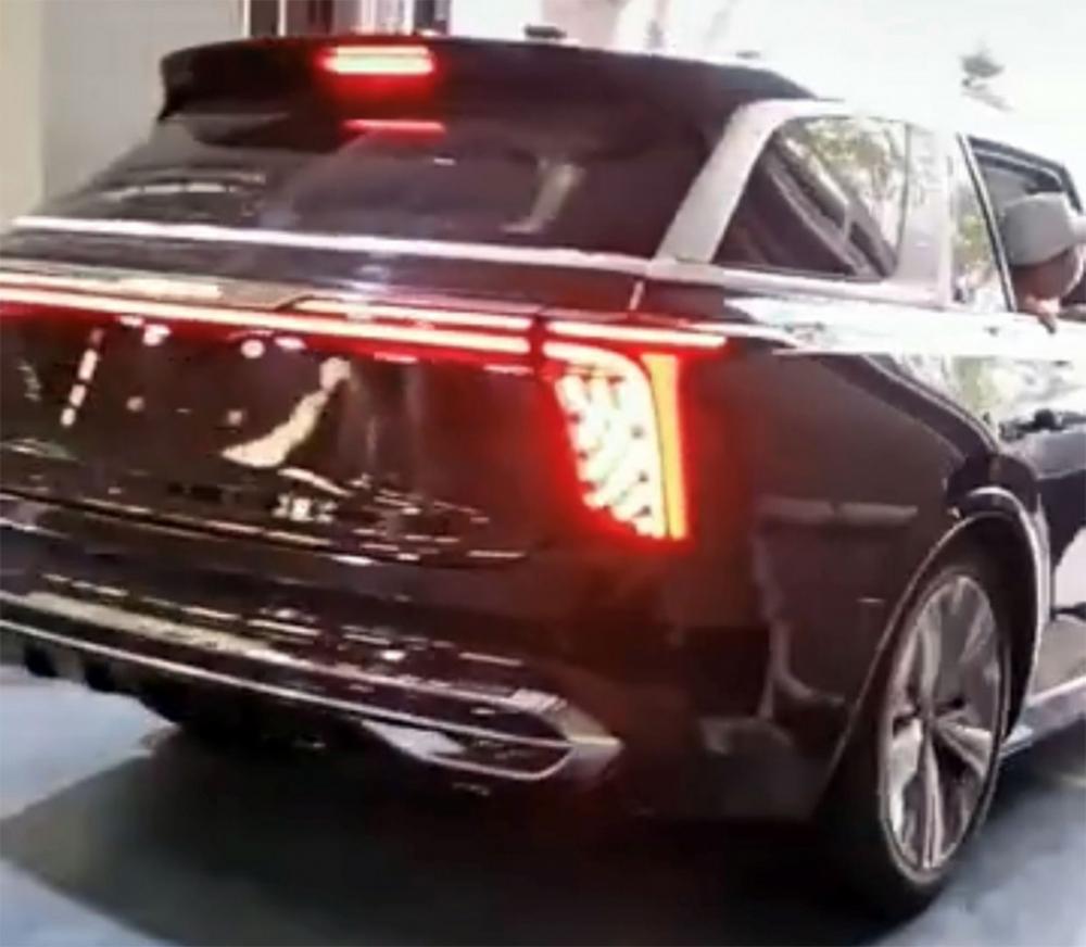 Появились новые снимки китайского конкурента Rolls-Royce и Aurus