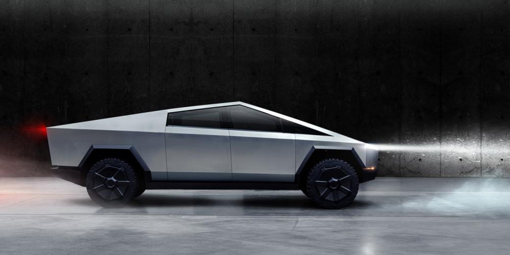 Илон Маск отказался уменьшить размер пикапа Tesla Cybertruck