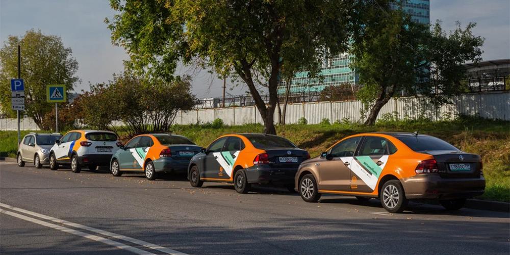 В первый день работы каршеринга москвичи арендовали 1,5 тысячи машин