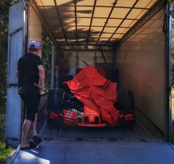 В Ferrari подарили Кими Райкконену его машину 2018 года