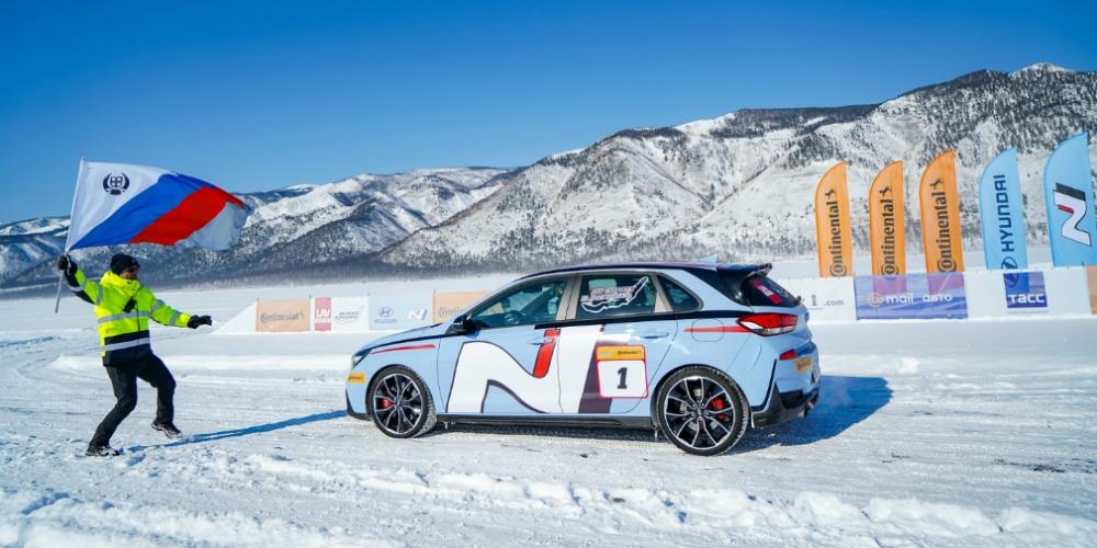 Видео: хот-хэтч Hyundai i30 N установил рекорд скорости на льду Байкала