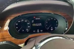 Обновленный Bentley Bentayga: первые фотографии салона