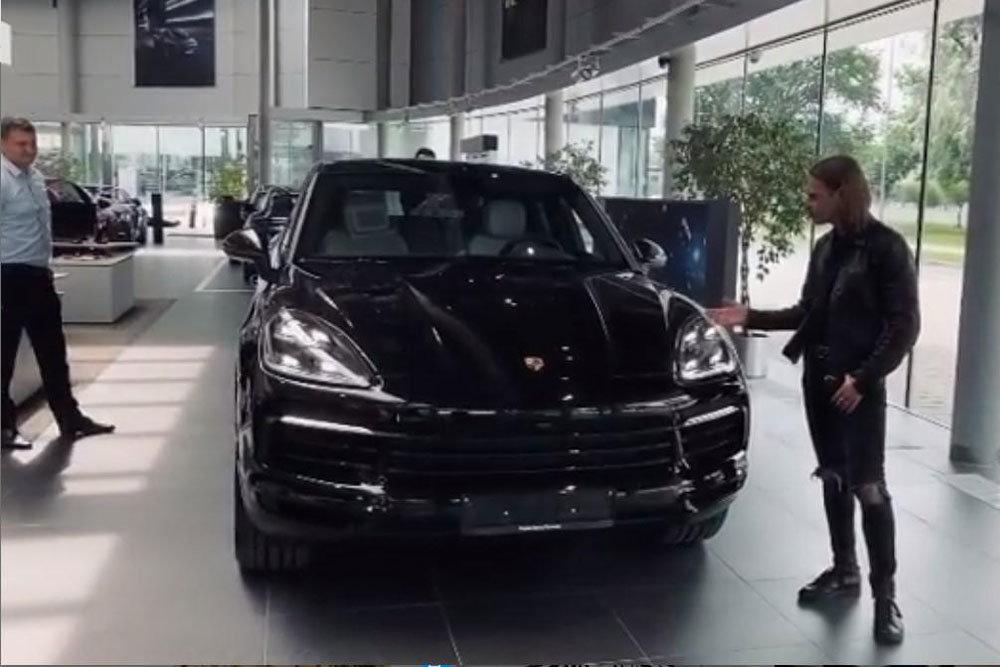 Фронтмен российской группы Little Big назвал свой новый Porsche Cayenne Антоном
